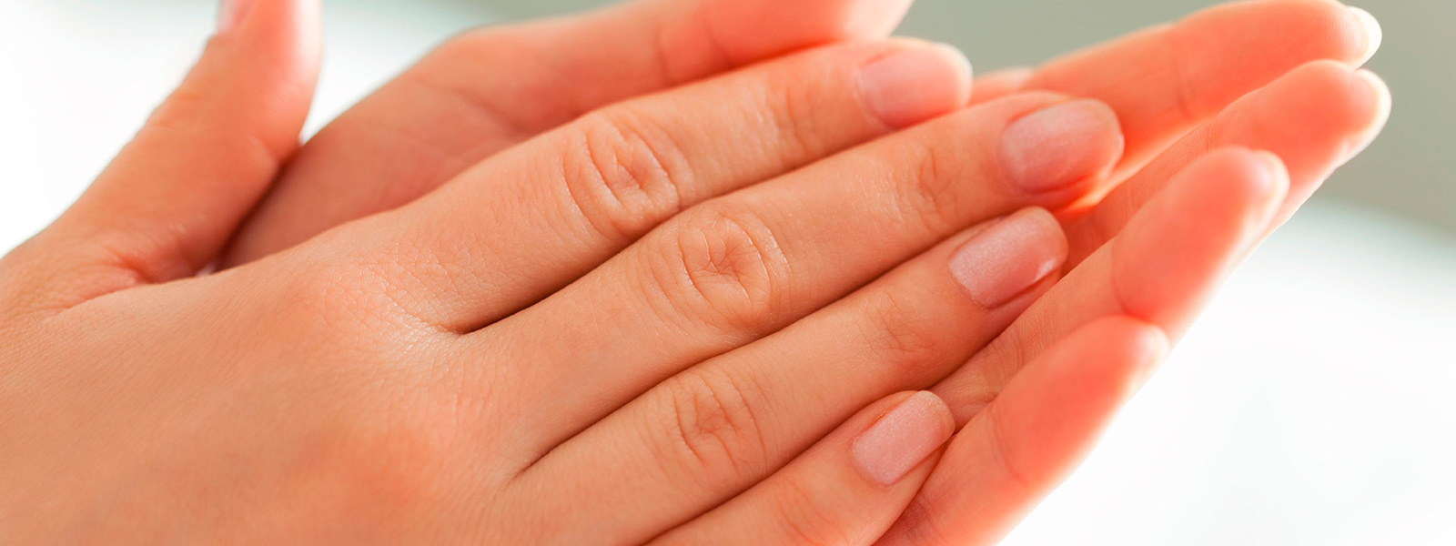 Rejuvenescimento das mãos: preenchimento com ácido hialurônico